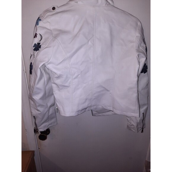 Urban Retro White Faux Leather Jacket – Women’s L– Floral Embroidered Moto Style - Picture 3 of 9